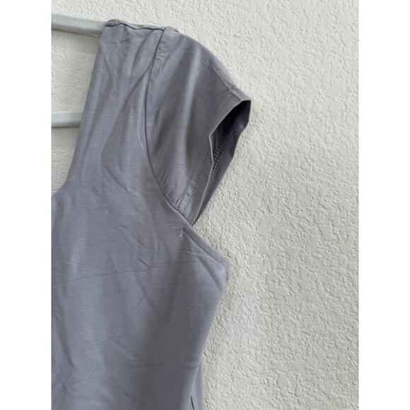 NWT Women's Gray Short Sleeve Bodycon Top Shirt Medium - Picture 9 of 9